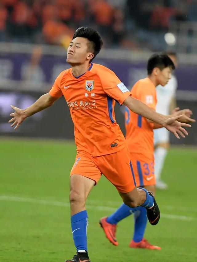 鲁能队备战足协杯半决赛，冲击冠军