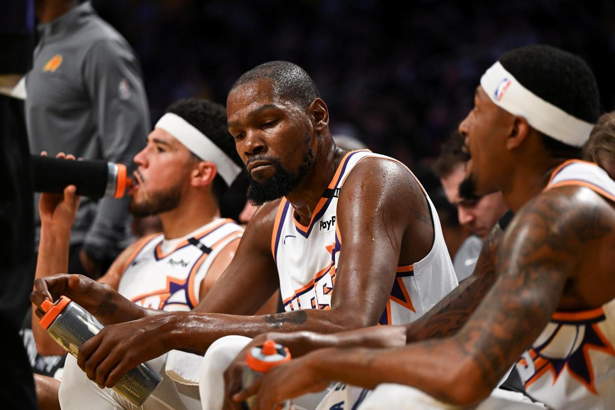 杜兰特复出首战，关键时刻神级表现状态火爆，鹈鹕成为焦点！